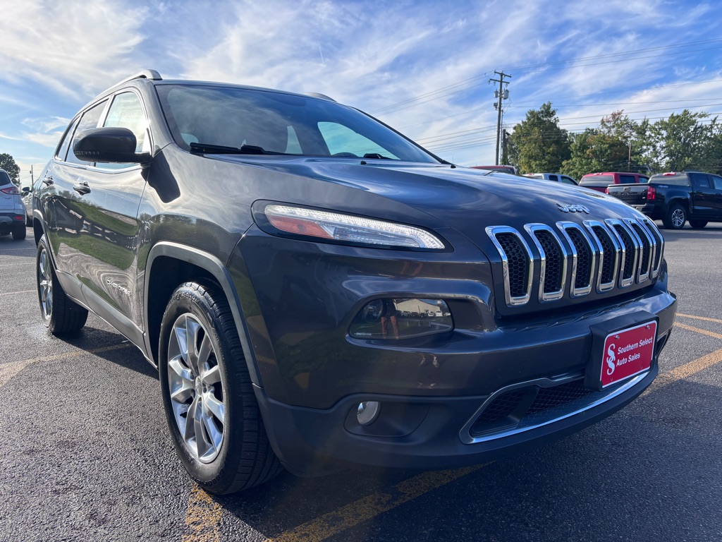 Photo 4 of this JEEP CHEROKEE