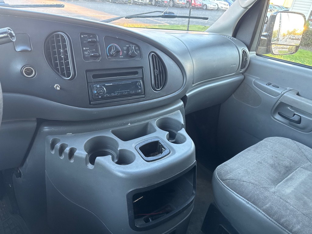Photo 15 of this FORD E-SERIES