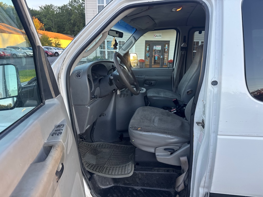 Photo 9 of this FORD E-SERIES