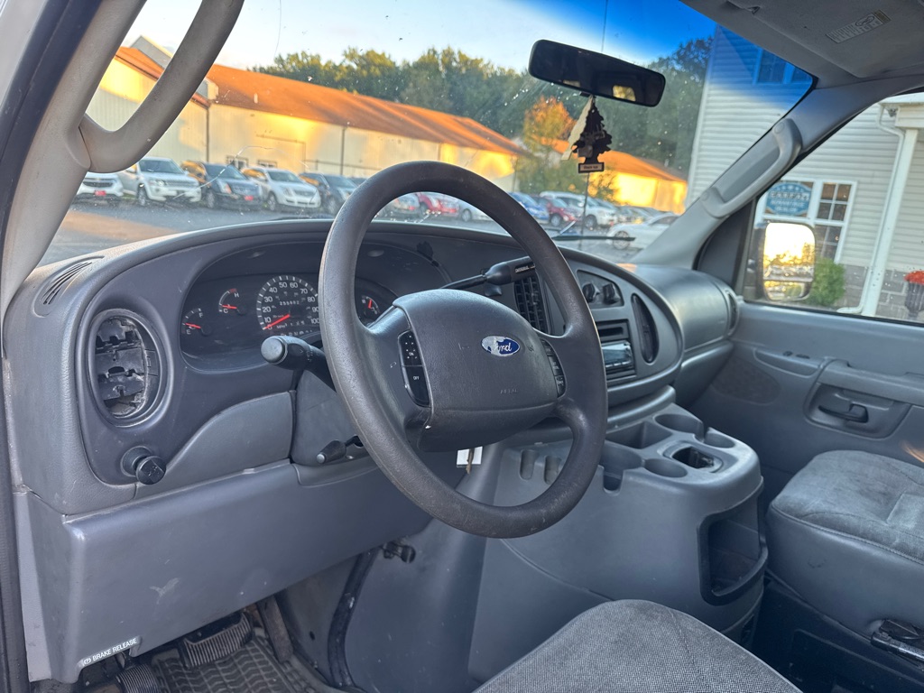 Photo 14 of this FORD E-SERIES