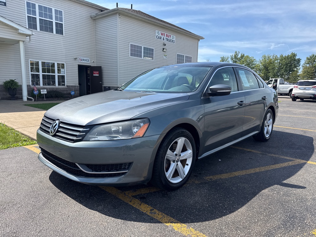 Photo 2 of this VOLKSWAGEN PASSAT
