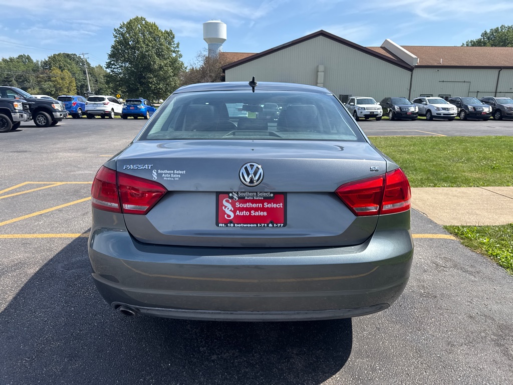 Photo 7 of this VOLKSWAGEN PASSAT
