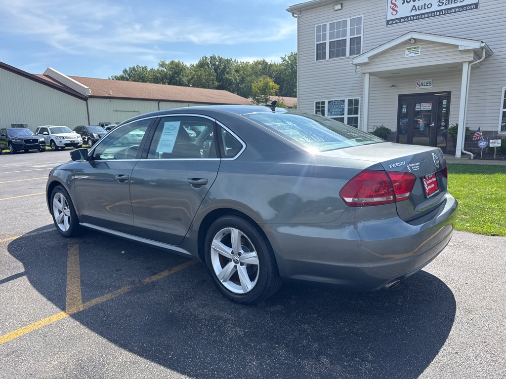 Photo 8 of this VOLKSWAGEN PASSAT