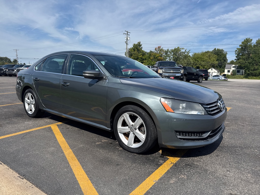 Photo 4 of this VOLKSWAGEN PASSAT