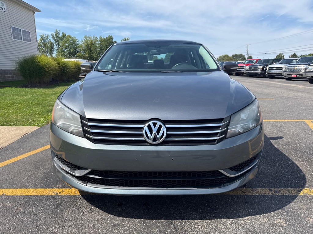 Photo 3 of this VOLKSWAGEN PASSAT