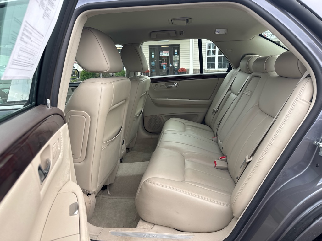 Photo 10 of this CADILLAC DTS