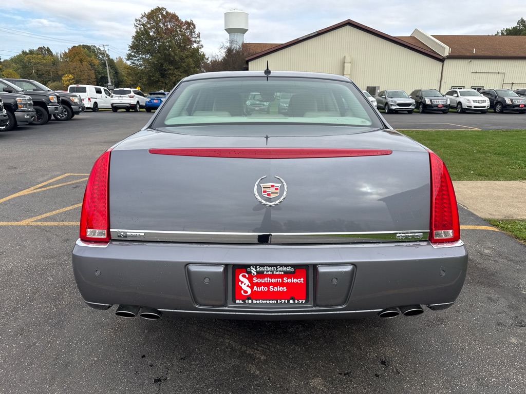 Photo 7 of this CADILLAC DTS