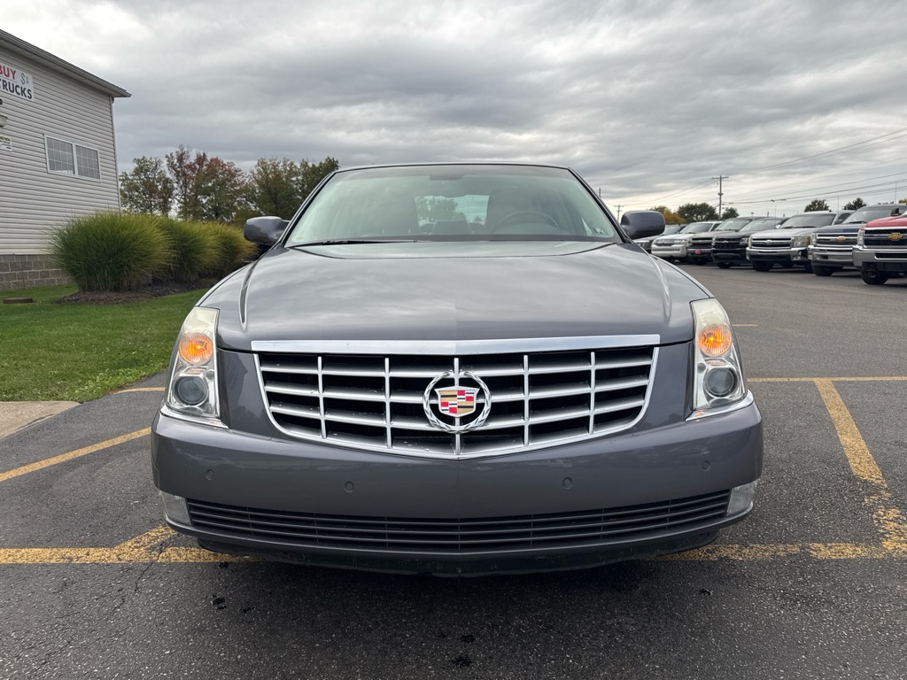 Photo 3 of this CADILLAC DTS
