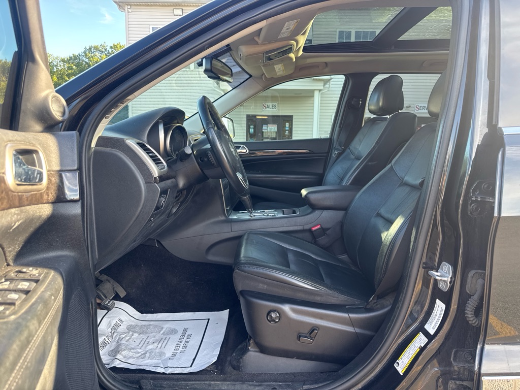 Photo 10 of this JEEP GRAND CHEROKEE