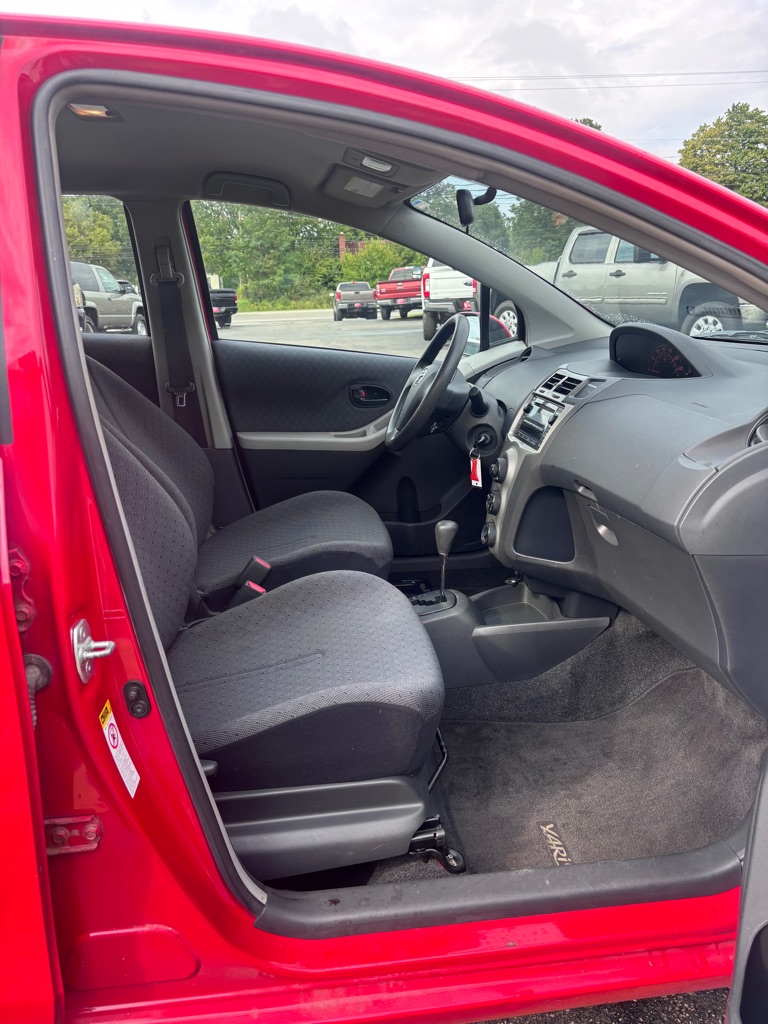 Photo 11 of this TOYOTA YARIS