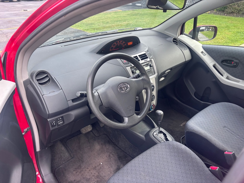 Photo 14 of this TOYOTA YARIS