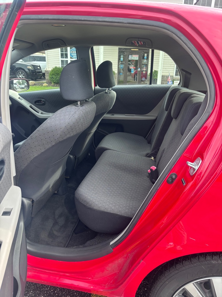 Photo 10 of this TOYOTA YARIS