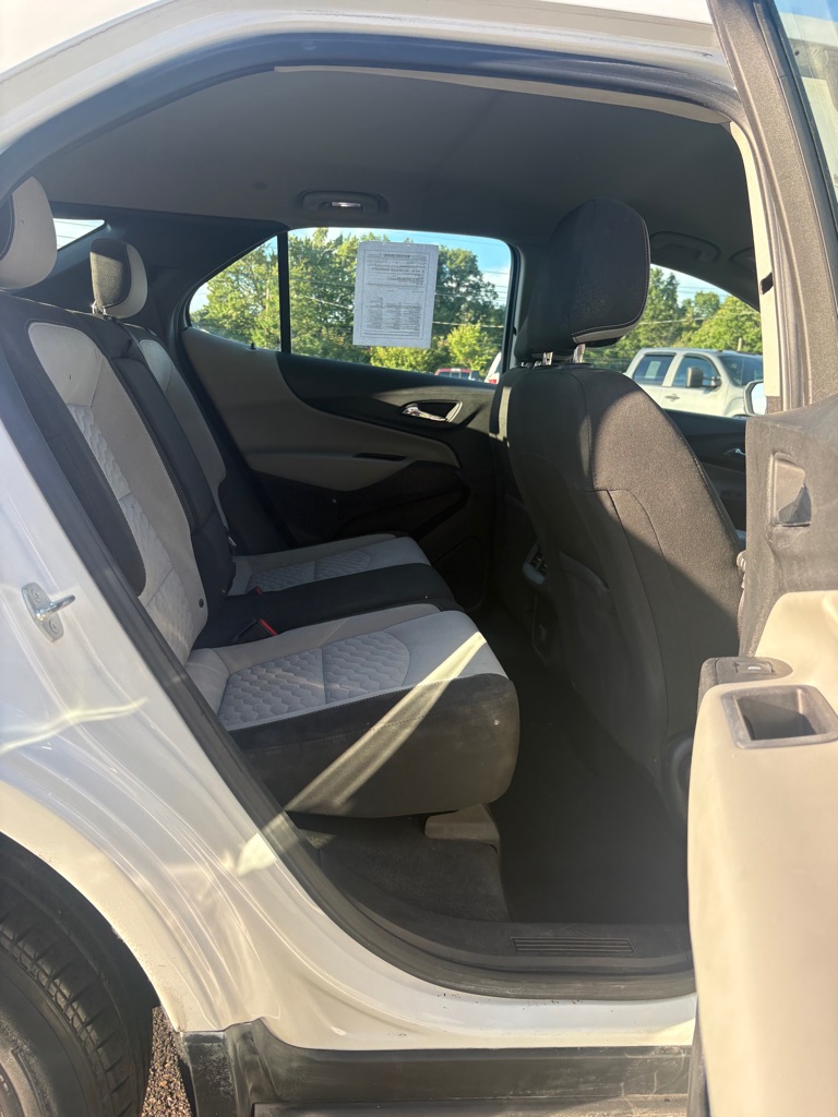 Photo 12 of this CHEVROLET EQUINOX