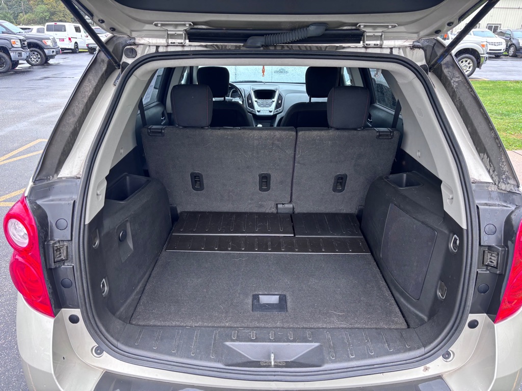 Photo 13 of this CHEVROLET EQUINOX