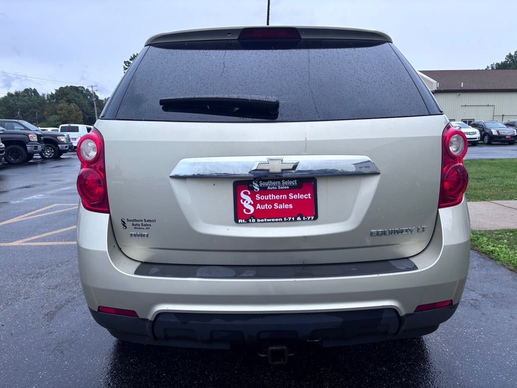Photo 7 of this CHEVROLET EQUINOX