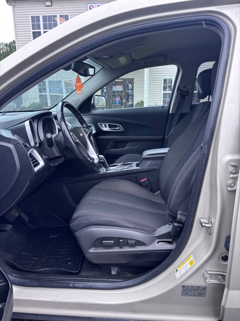 Photo 9 of this CHEVROLET EQUINOX