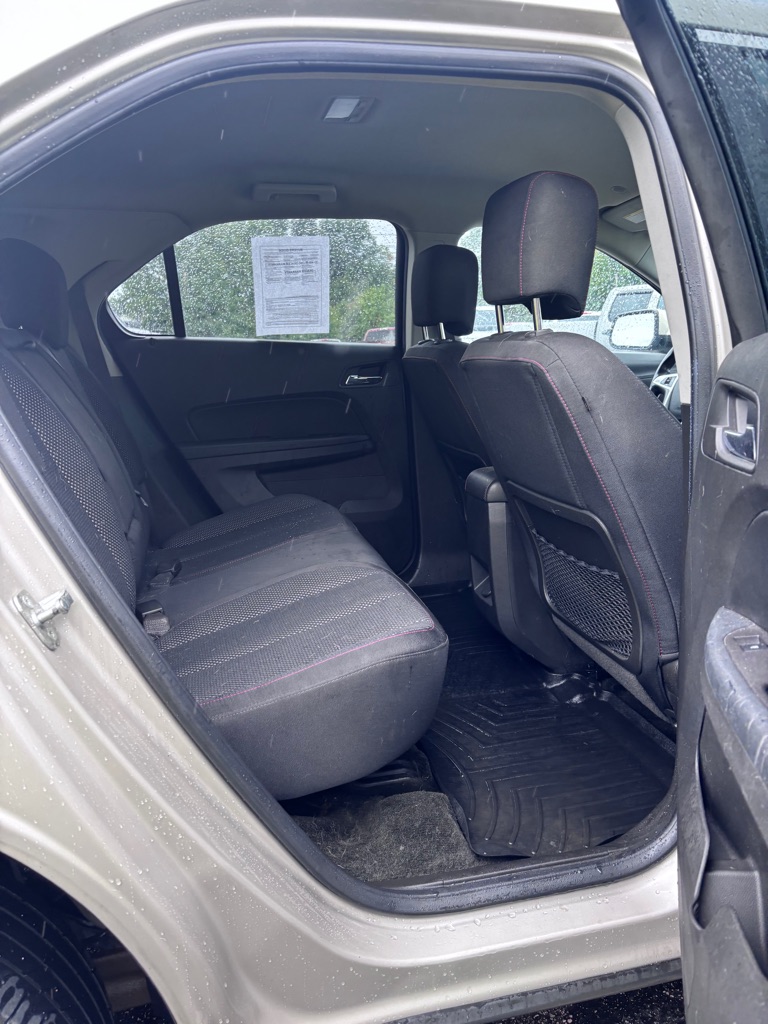 Photo 12 of this CHEVROLET EQUINOX