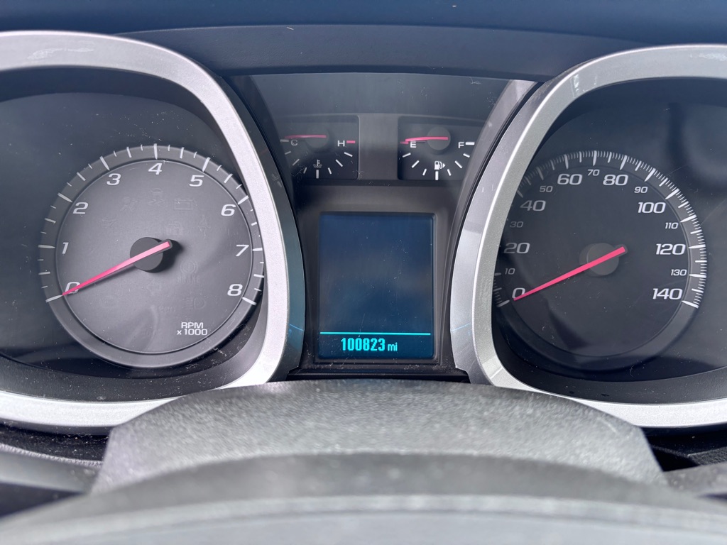 Photo 15 of this CHEVROLET EQUINOX