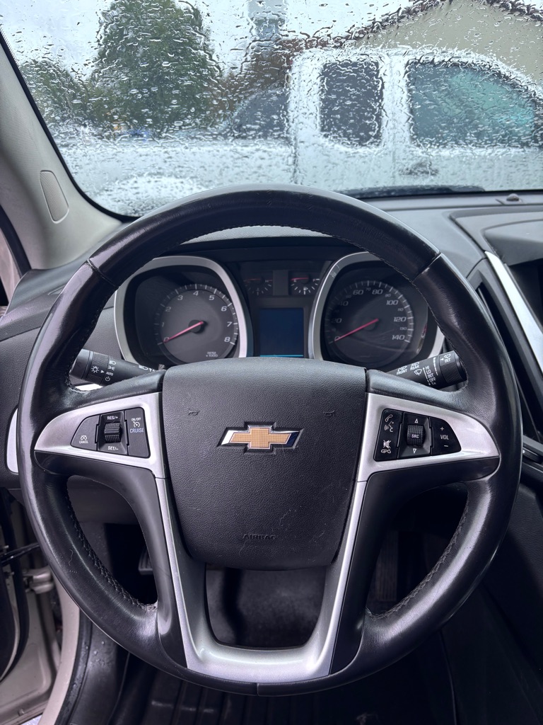 Photo 16 of this CHEVROLET EQUINOX