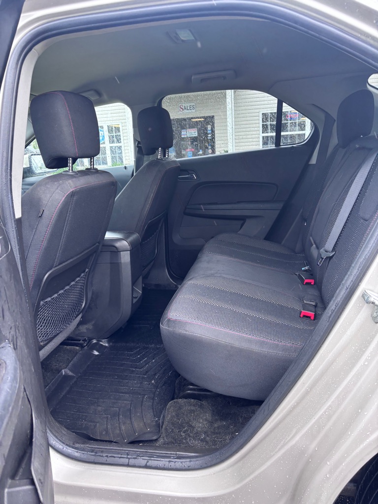 Photo 10 of this CHEVROLET EQUINOX
