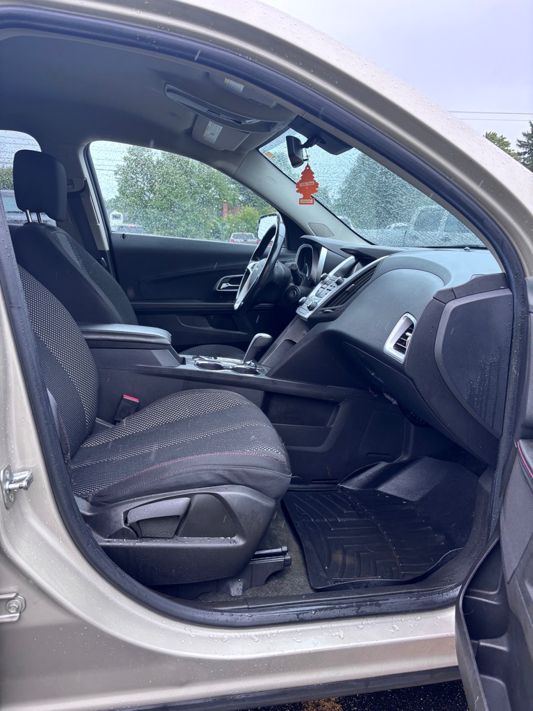 Photo 11 of this CHEVROLET EQUINOX