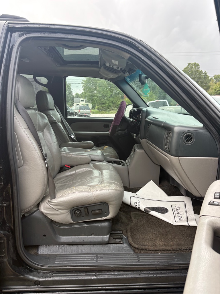 Photo 11 of this CHEVROLET SUBURBAN
