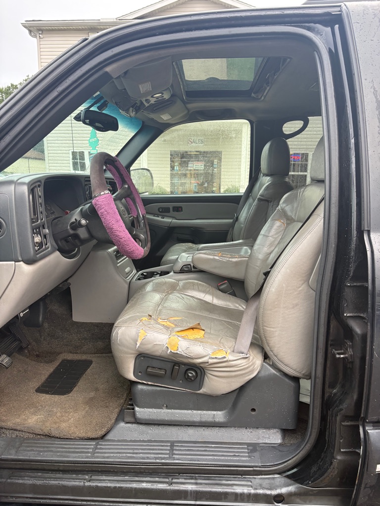 Photo 9 of this CHEVROLET SUBURBAN