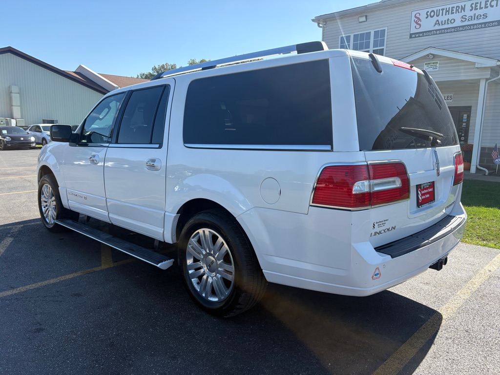 Photo 8 of this LINCOLN NAVIGATOR L