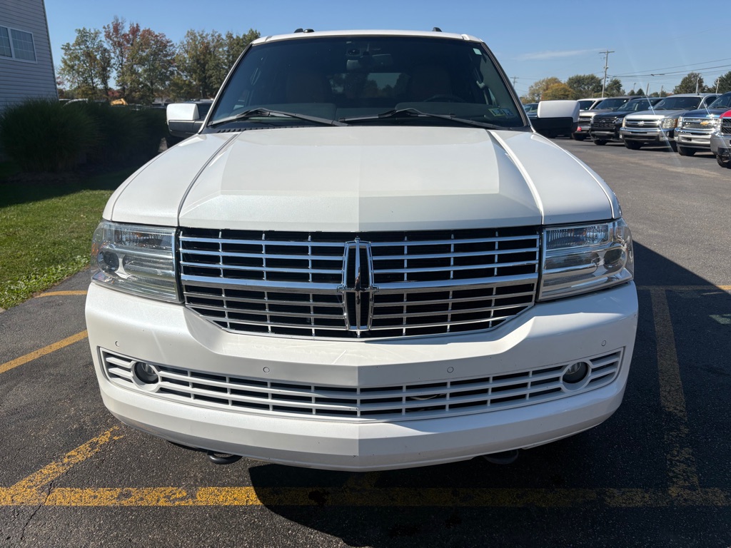 Photo 3 of this LINCOLN NAVIGATOR L