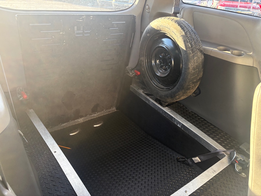 Photo 13 of this TOYOTA SIENNA