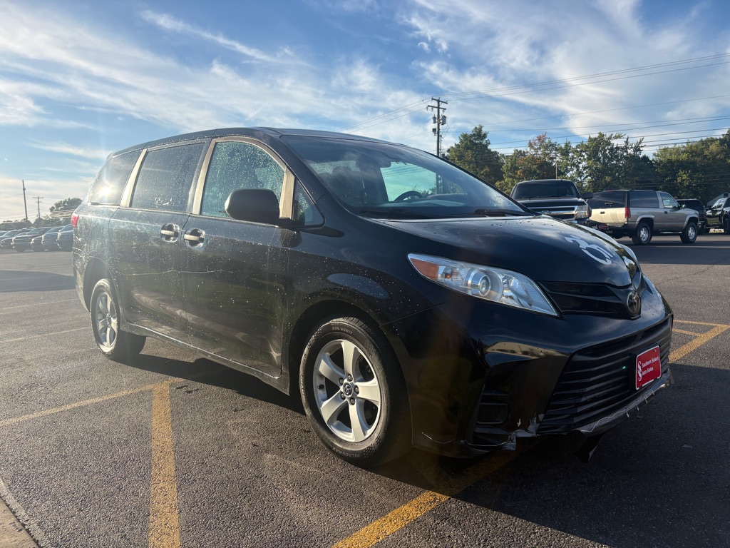 Photo 4 of this TOYOTA SIENNA
