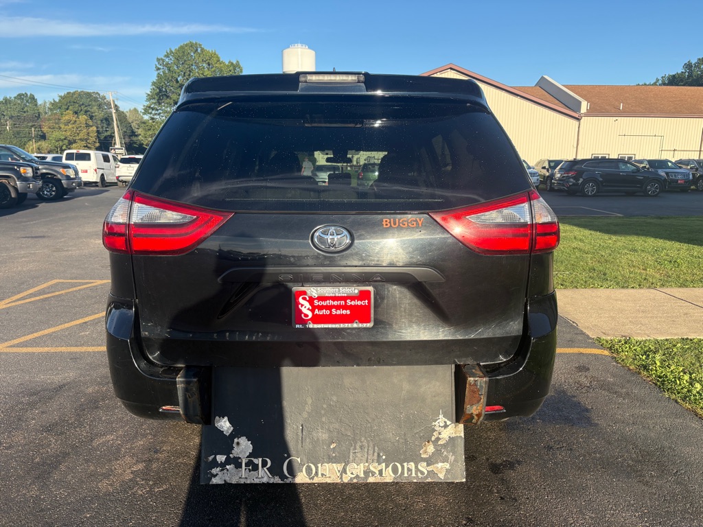Photo 7 of this TOYOTA SIENNA
