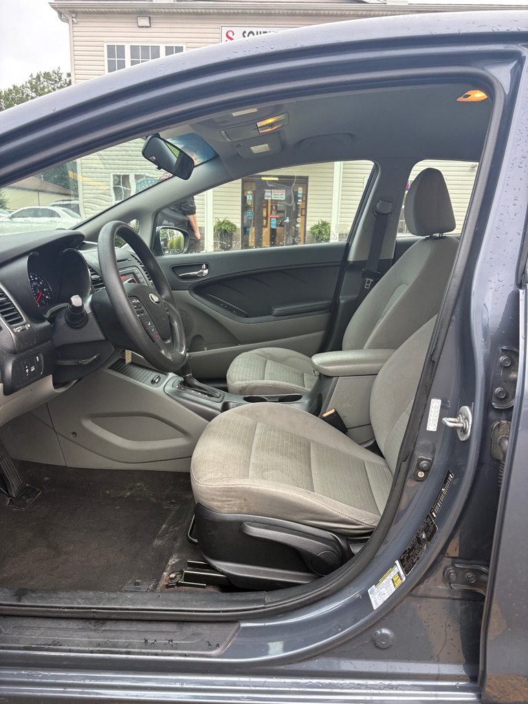 Photo 9 of this KIA FORTE
