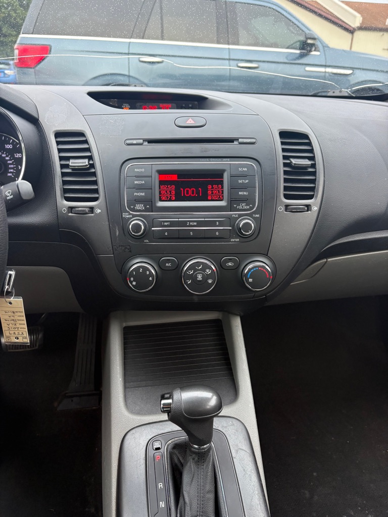 Photo 14 of this KIA FORTE