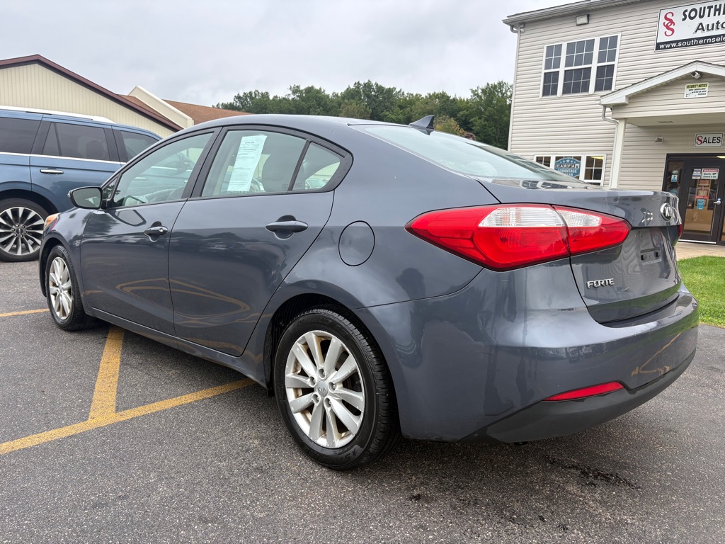 Photo 8 of this KIA FORTE