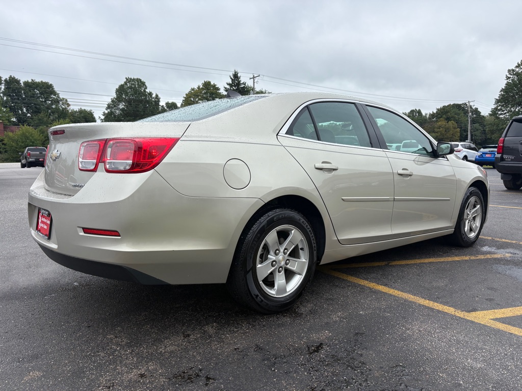 Photo 6 of this CHEVROLET MALIBU
