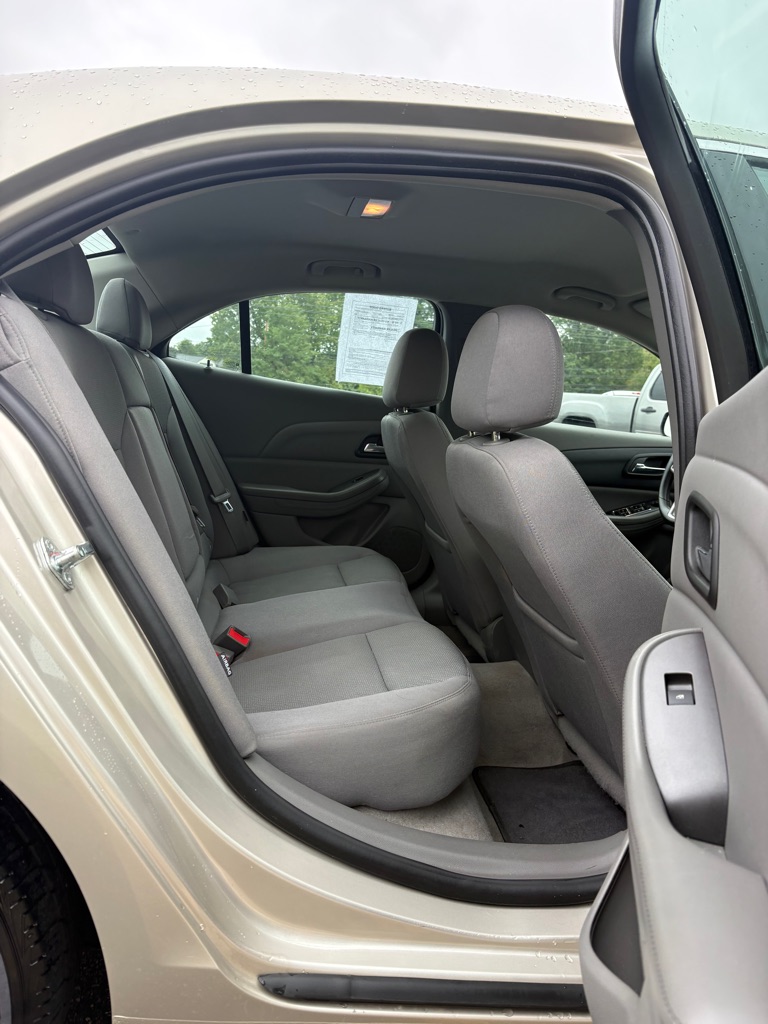 Photo 12 of this CHEVROLET MALIBU