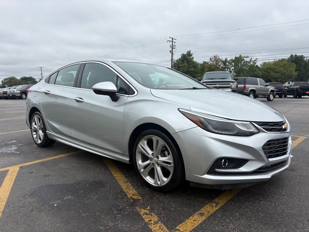 Photo 4 of this CHEVROLET CRUZE