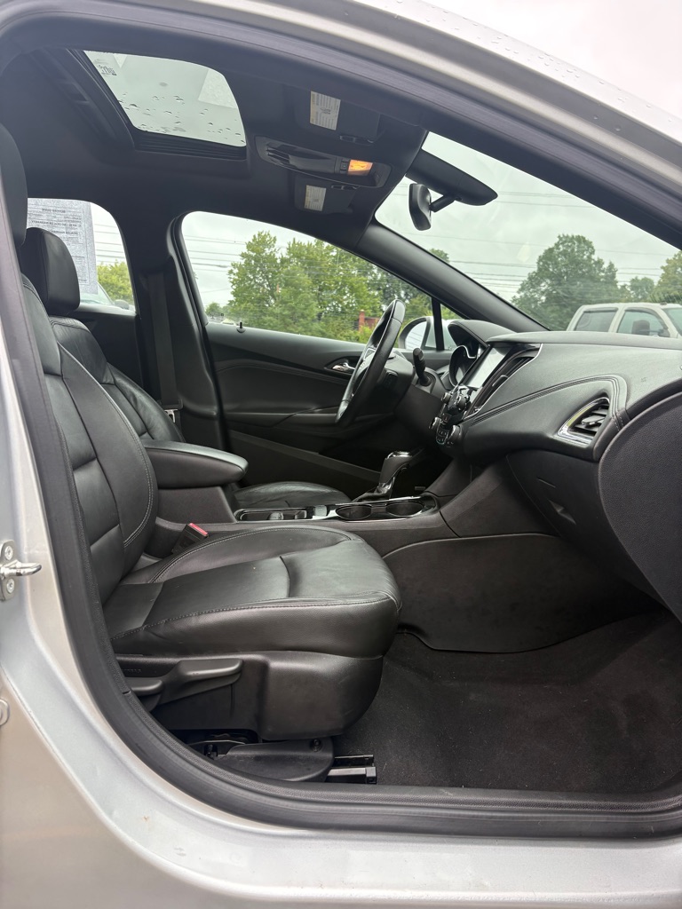 Photo 11 of this CHEVROLET CRUZE