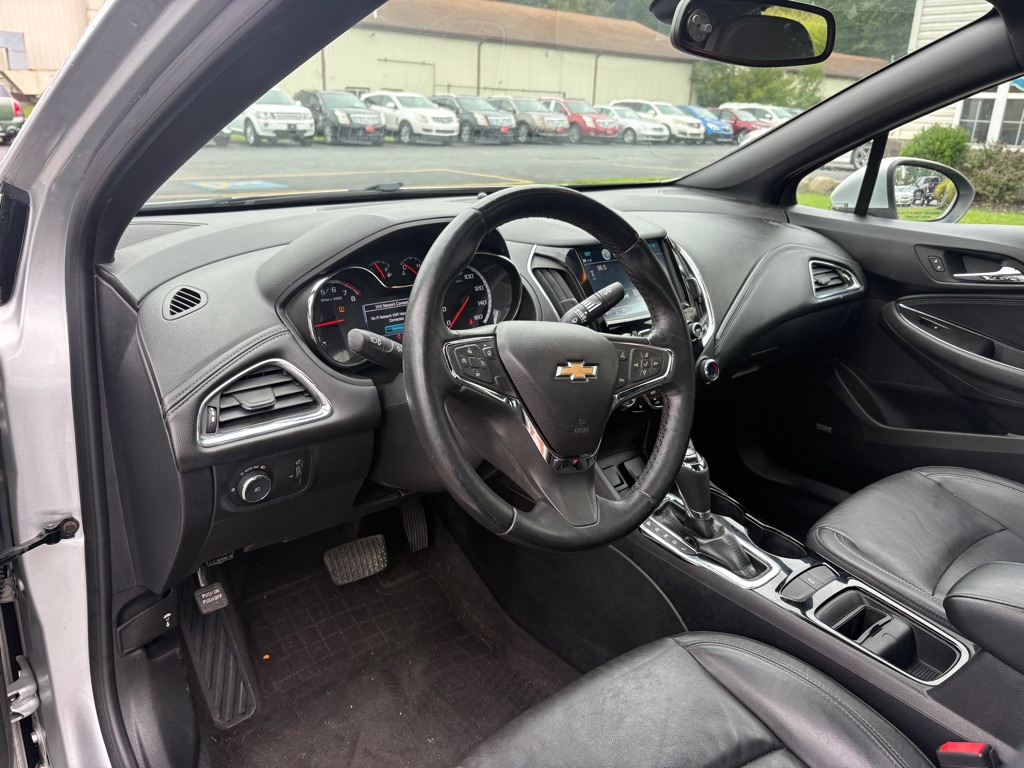 Photo 13 of this CHEVROLET CRUZE