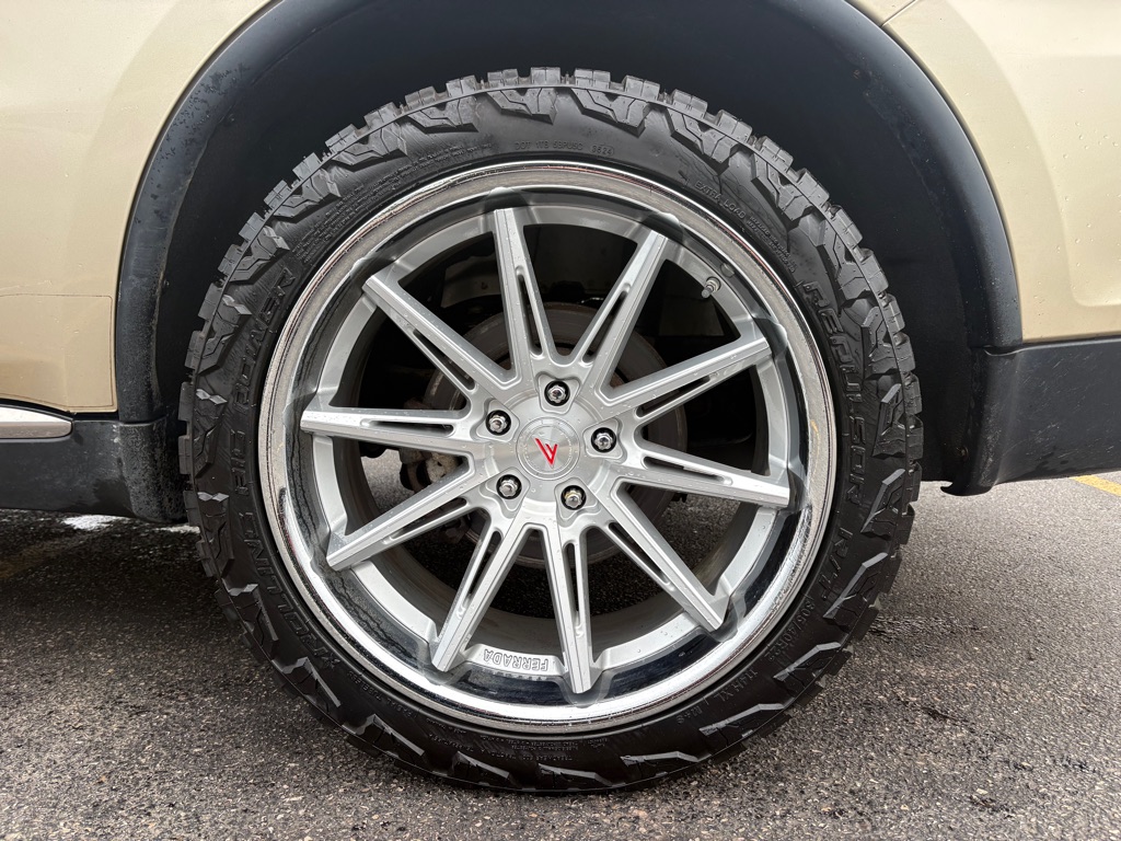Photo 9 of this DODGE DURANGO