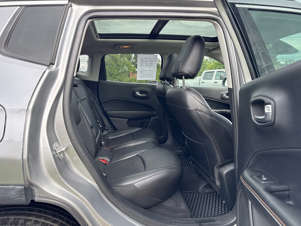Photo 13 of this JEEP COMPASS
