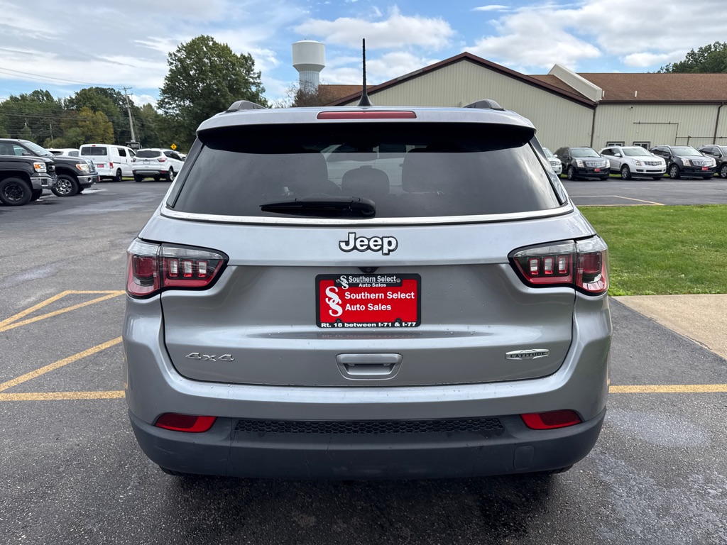Photo 7 of this JEEP COMPASS