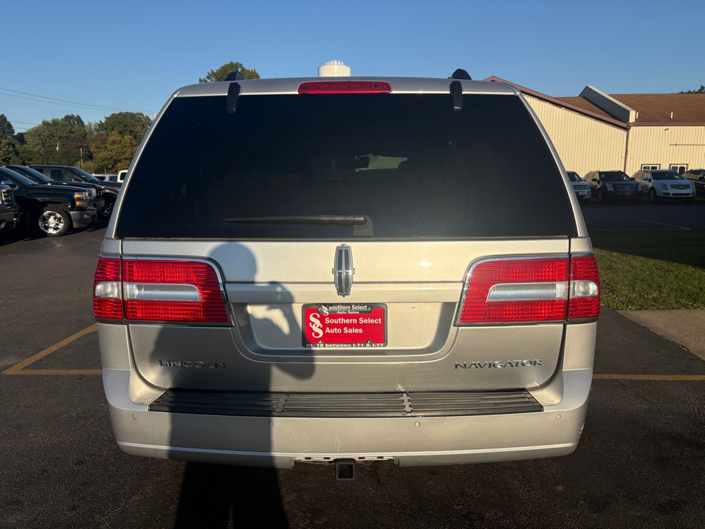 Photo 7 of this LINCOLN NAVIGATOR
