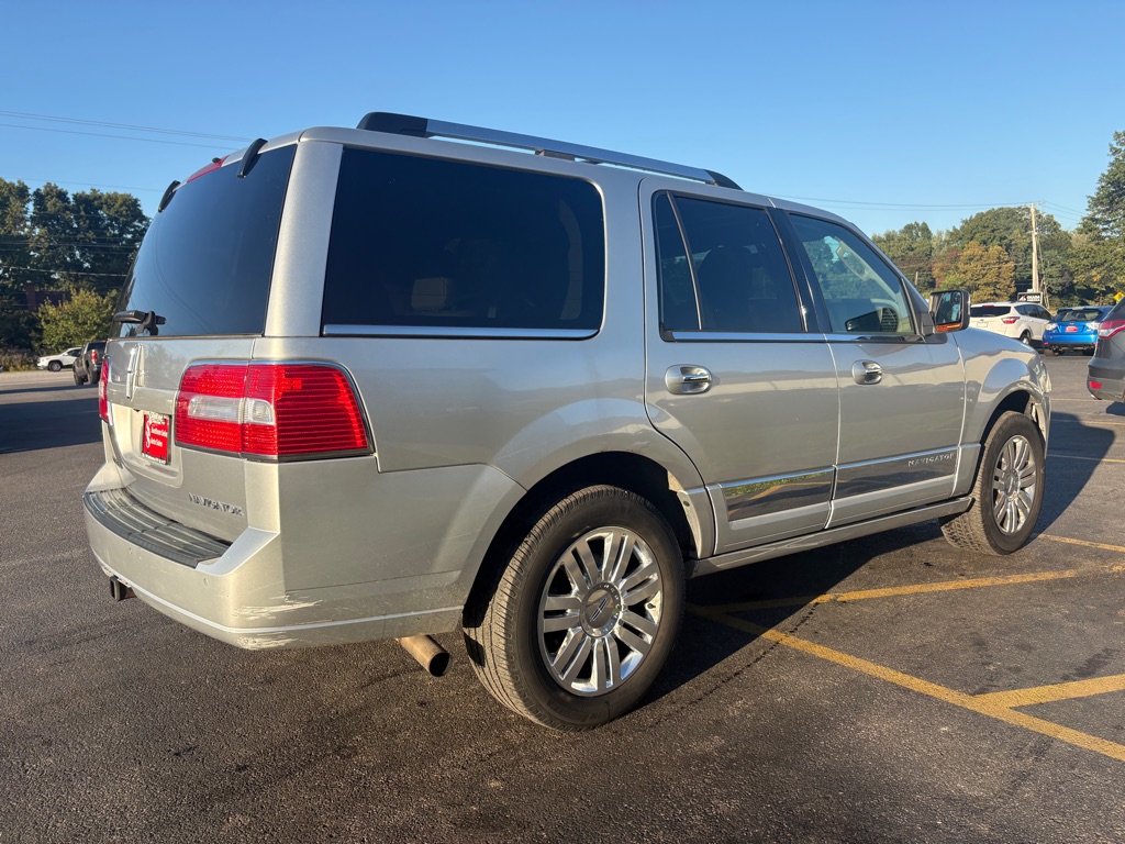 Photo 6 of this LINCOLN NAVIGATOR