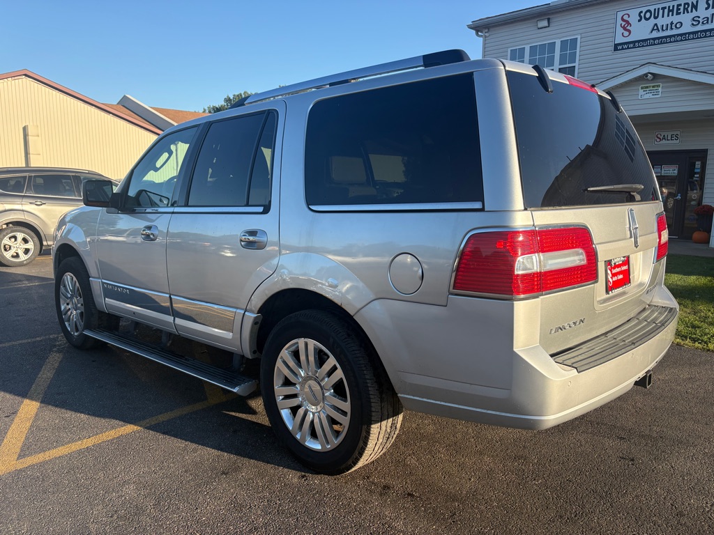 Photo 8 of this LINCOLN NAVIGATOR