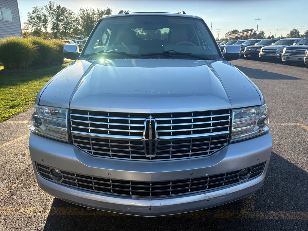 Photo 3 of this LINCOLN NAVIGATOR