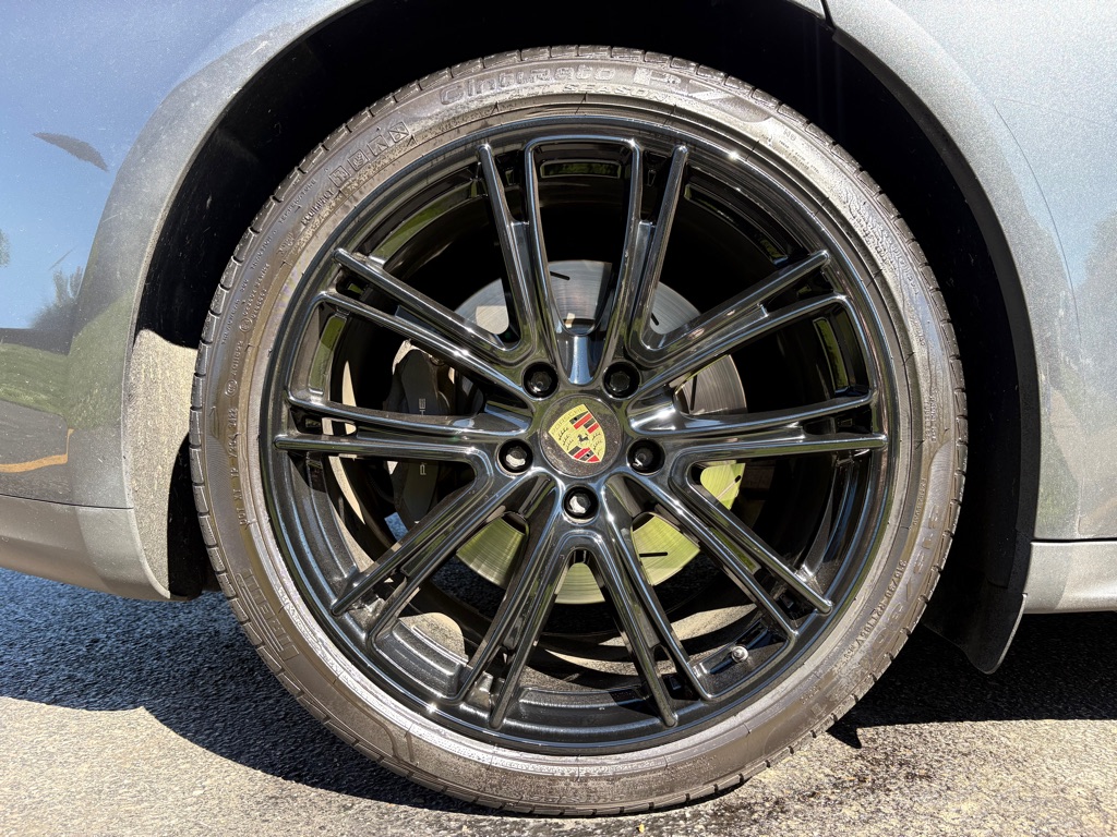 Photo 15 of this PORSCHE PANAMERA