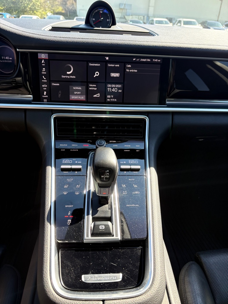 Photo 18 of this PORSCHE PANAMERA