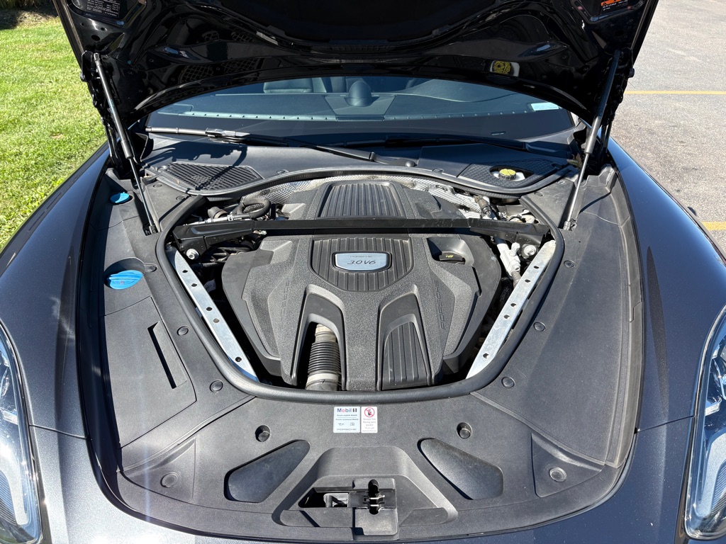 Photo 9 of this PORSCHE PANAMERA